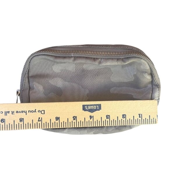 Lululemon Everywhere Belt Bag OG Strap, Heritage Camo Max Rover White Opal - Picture 3 of 8